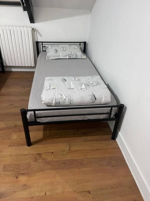 Appartement Entier A Севран Экстерьер фото